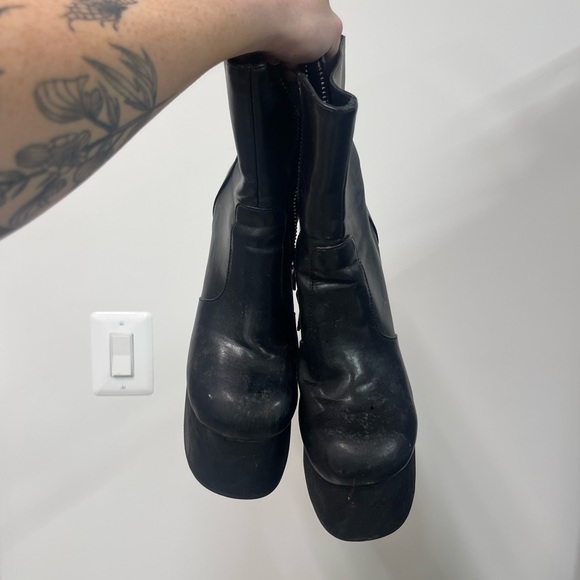 Dollskill Platforms - Picture 3 of 5